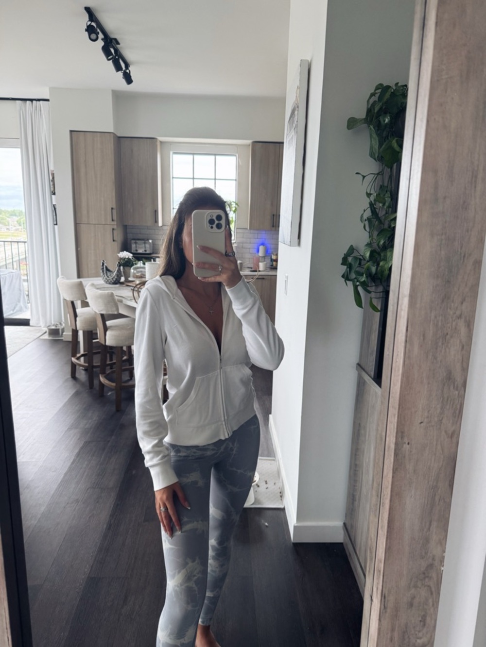 Vintage Juicy Couture White Zip Hoodie with Front Pockets (Size Large)